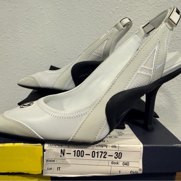 *AUTHENTIC* Louis Vuitton Archlight Slingback Pump - Picture 2 of 9